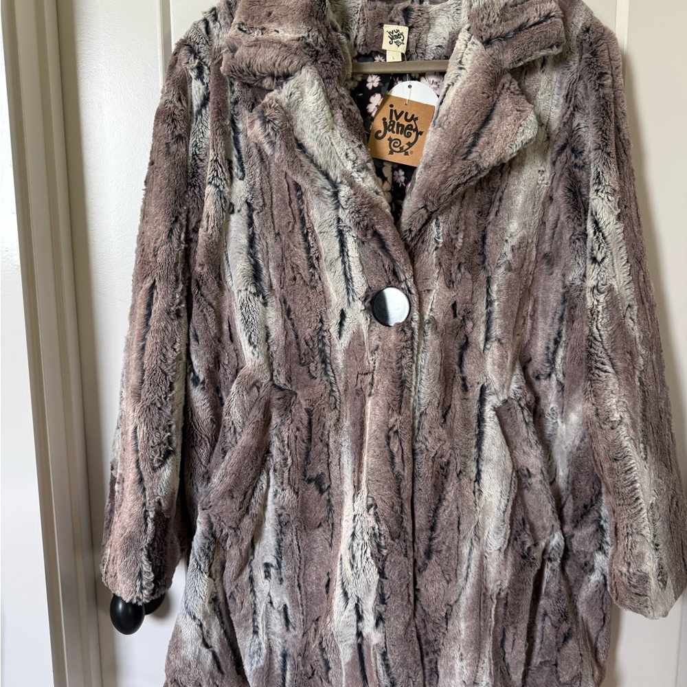 VU Women's Teddy Jacket - Brown and Gray